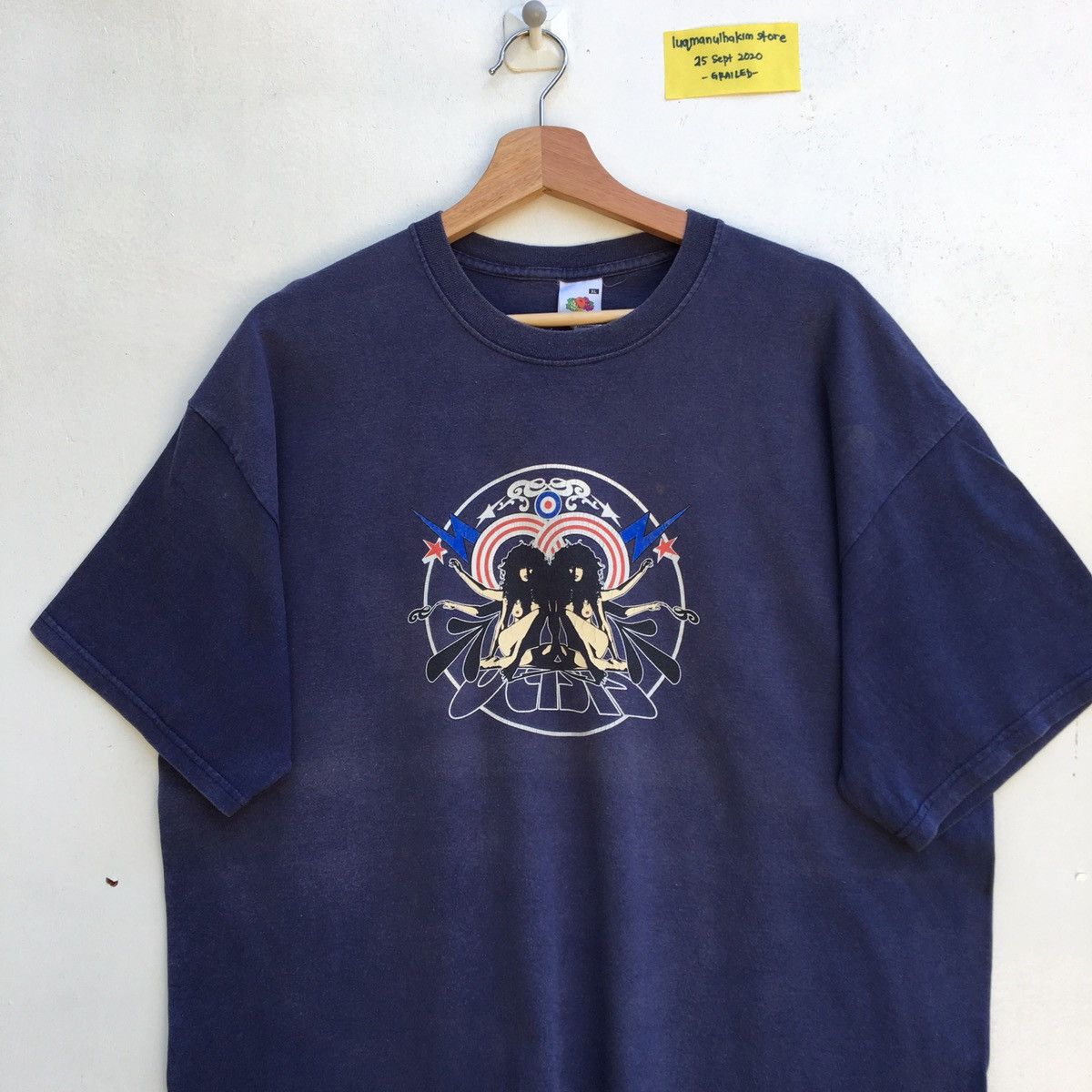 Band Tees Vintage Oasis Band Tee Fruit Of Loom Classic Naked Women Size ONE SIZE - 1 Thumbnail