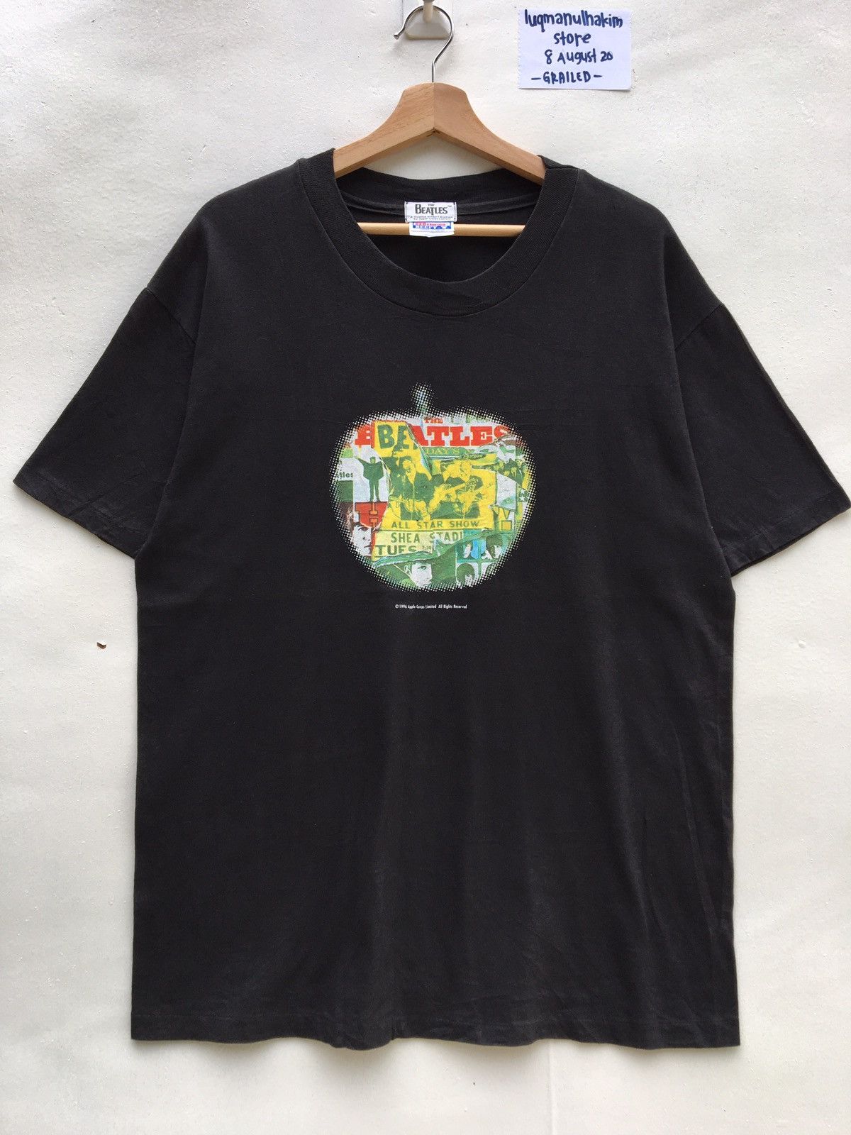 image of Band Tees x Rock Tees Vintage The Beatles T-Shirt Print Apple Corps 1996 Size L in Black, Men's