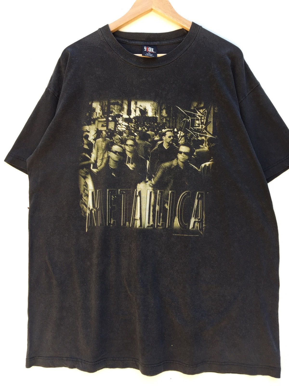 Band Tees Vintage 1996 Metallica Rock Band Giant Tag Tshirt Size US XL / EU 56 / 4 - 4 Thumbnail