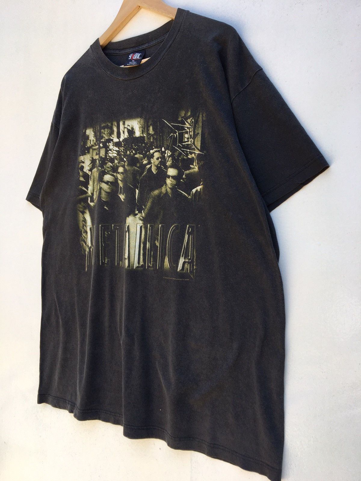 Band Tees Vintage 1996 Metallica Rock Band Giant Tag Tshirt Size US XL / EU 56 / 4 - 3 Thumbnail