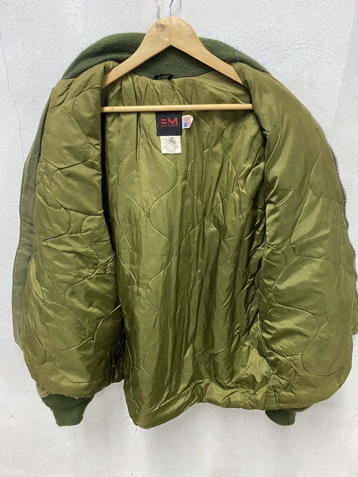Vintage Vintage 80s Embasement Army Bomber Jacket Size US M / EU 48-50 / 2 - 6 Thumbnail
