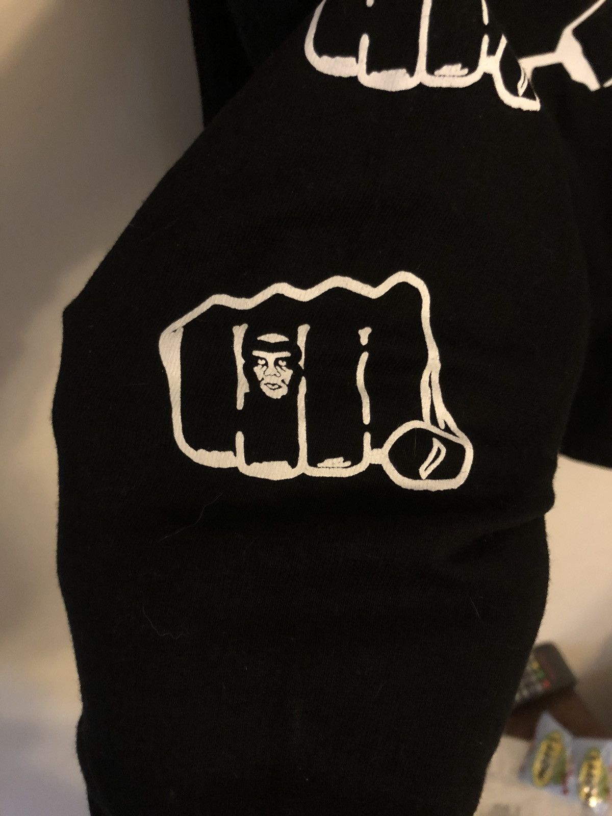 Obey Obey break down the walls Medium Size US M / EU 48-50 / 2 - 3 Thumbnail