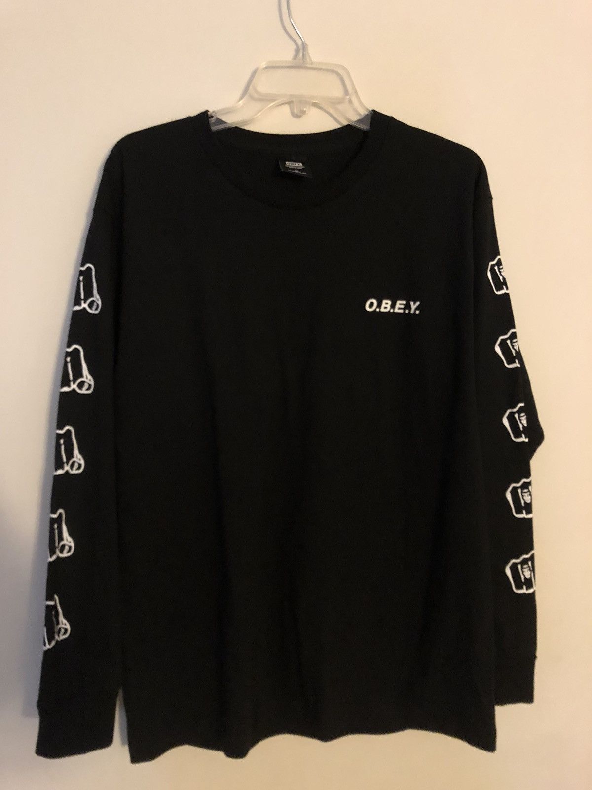 Obey Obey break down the walls Medium Size US M / EU 48-50 / 2 - 1 Thumbnail