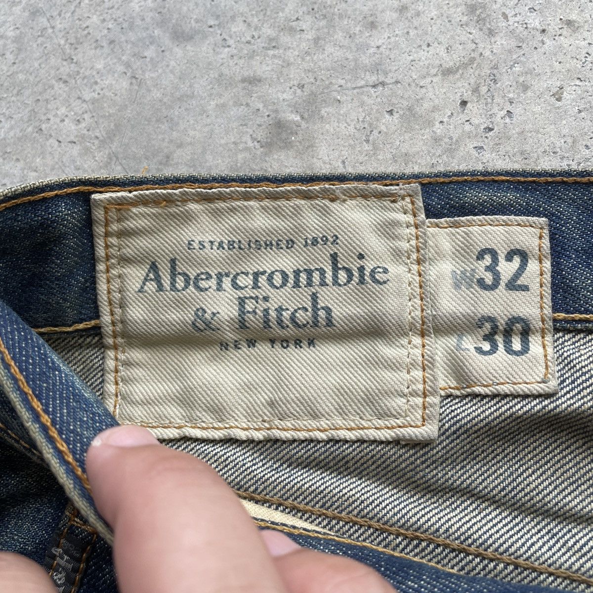 Abercrombie & Fitch Vintage Abercrombie & Fitch Distressed Denim Jeans Pants Size US 37 - 7 Thumbnail