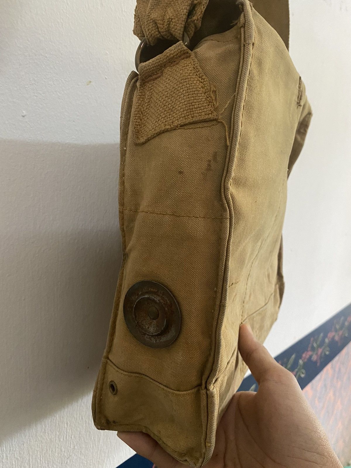 Vintage 🔥1942 British United WWII Gas Mask Bag Super Rare Collector Size ONE SIZE - 5 Thumbnail