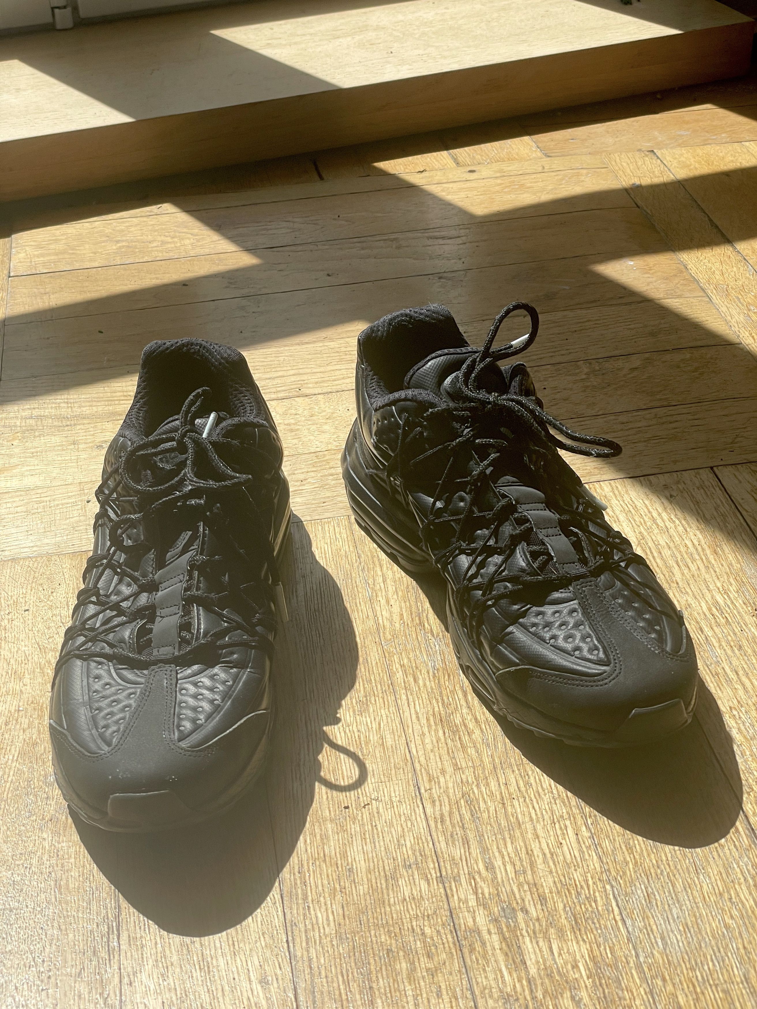 triple black air max 95