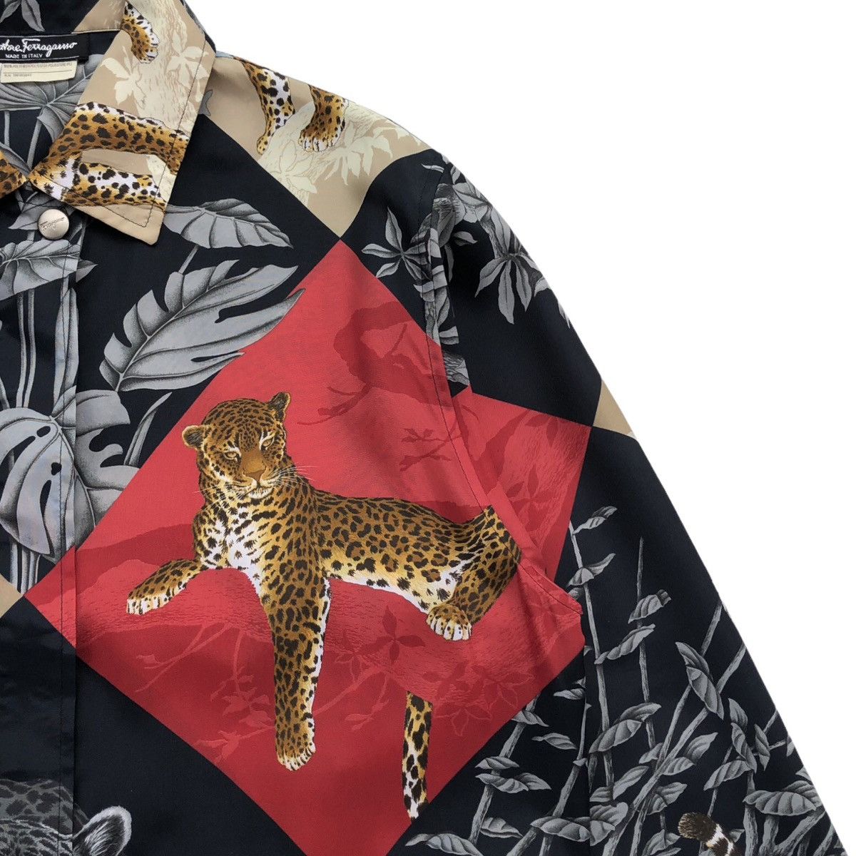 Salvatore Ferragamo Salvatore Ferragamo Animal In Floral Printed Buttoned Shirt Size US S / EU 44-46 / 1 - 4 Thumbnail