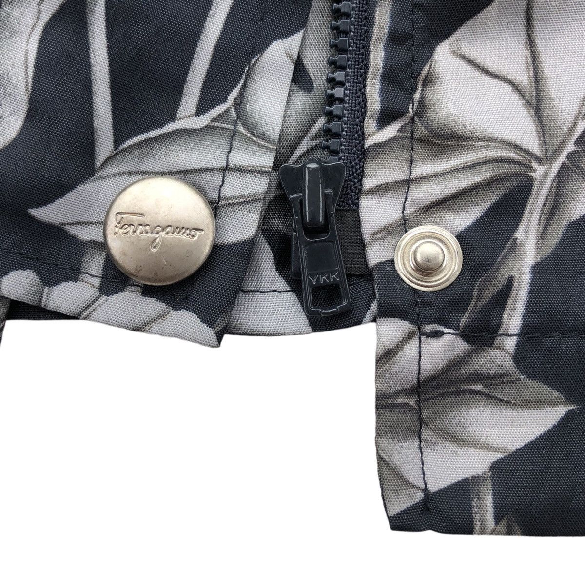 Salvatore Ferragamo Salvatore Ferragamo Animal In Floral Printed Buttoned Shirt Size US S / EU 44-46 / 1 - 15 Thumbnail