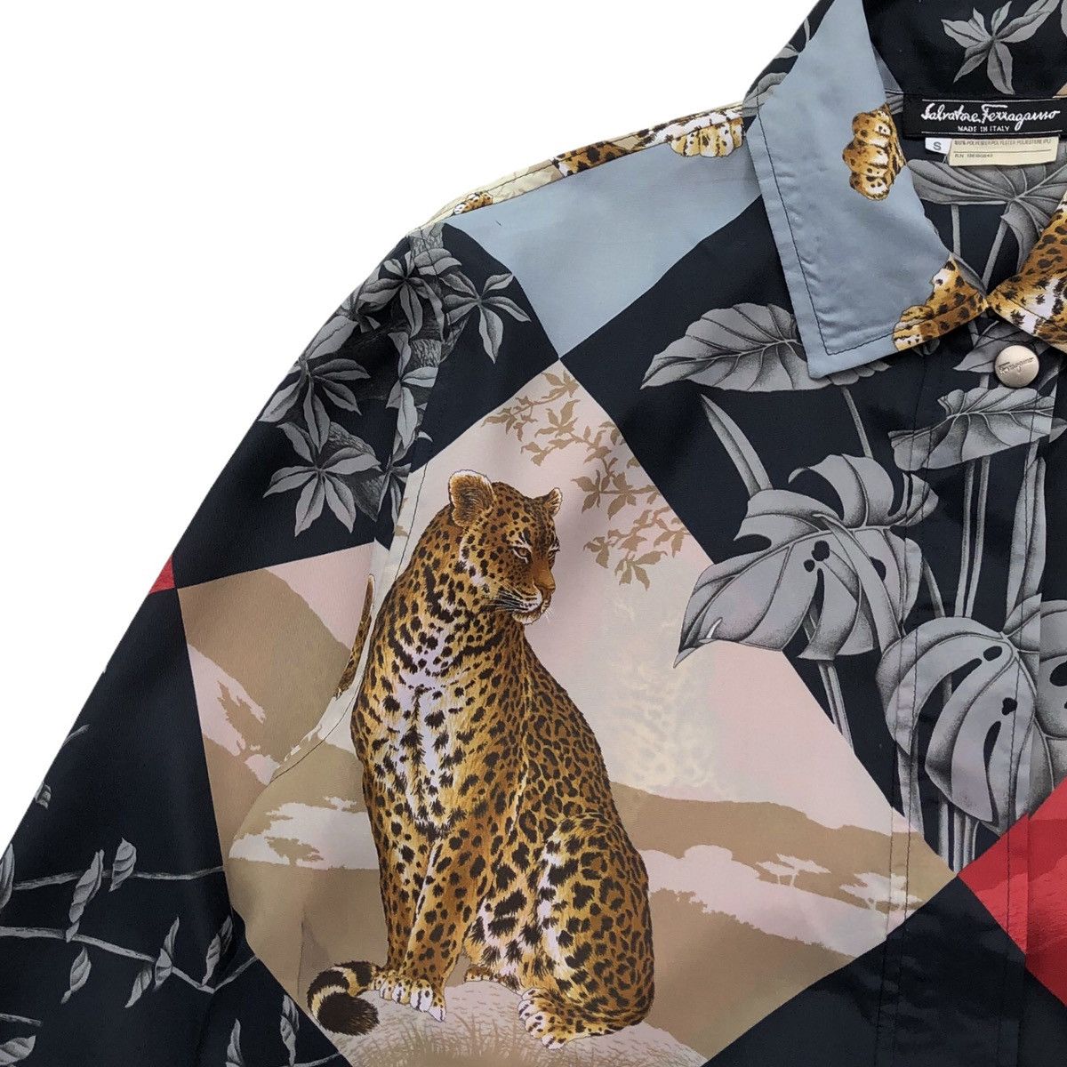 Salvatore Ferragamo Salvatore Ferragamo Animal In Floral Printed Buttoned Shirt Size US S / EU 44-46 / 1 - 3 Thumbnail
