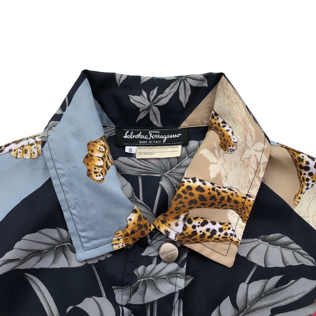 Salvatore Ferragamo Salvatore Ferragamo Animal In Floral Printed Buttoned Shirt Size US S / EU 44-46 / 1 - 9 Thumbnail