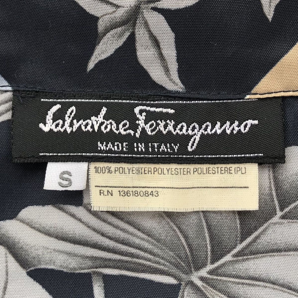 Salvatore Ferragamo Salvatore Ferragamo Animal In Floral Printed Buttoned Shirt Size US S / EU 44-46 / 1 - 22 Thumbnail