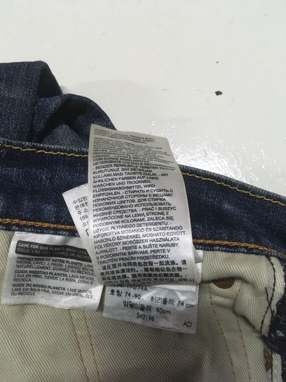 Levi's × Vintage Vintage Levi’s 502 distressed jeans Size US 32 / EU 48 - 11 Thumbnail