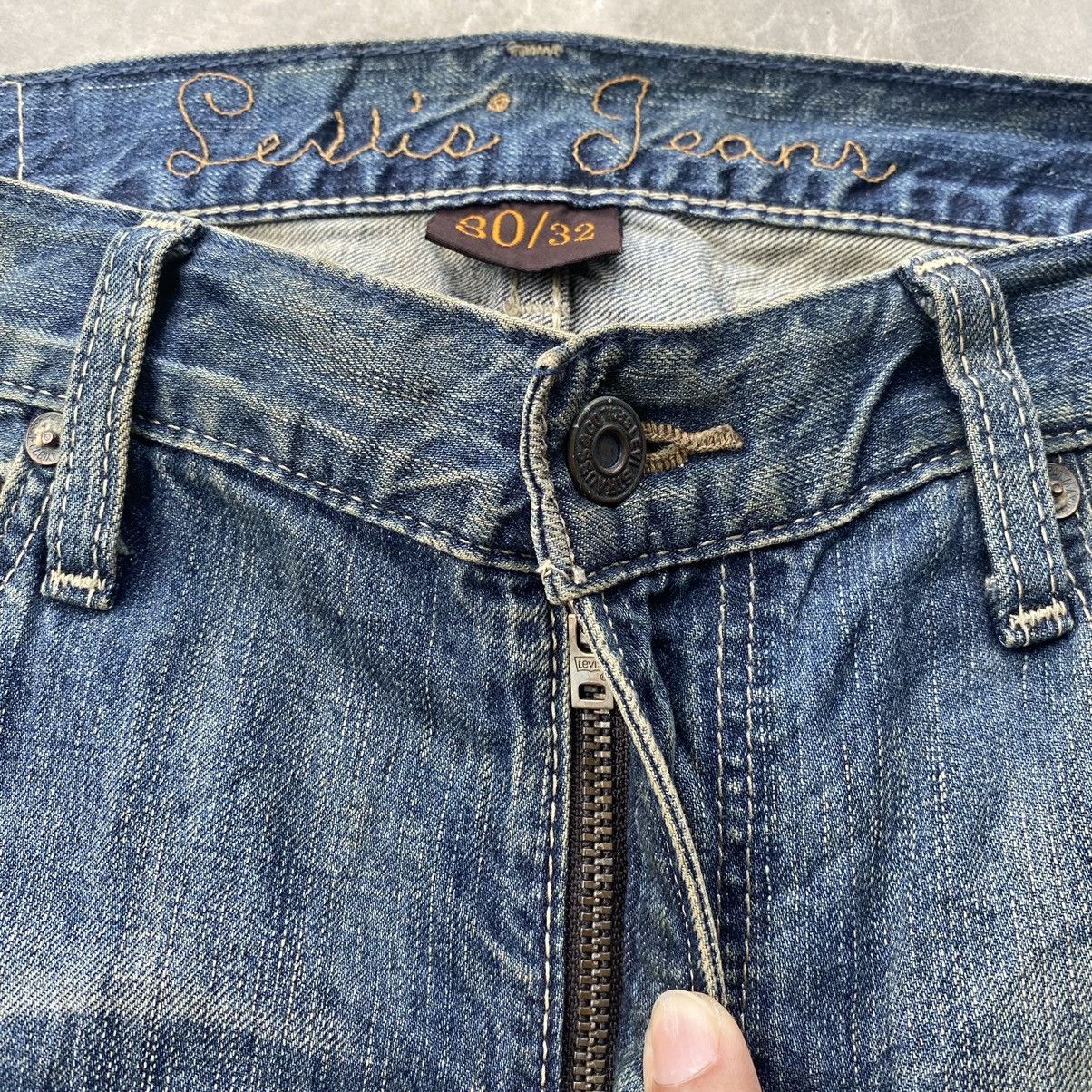 Levi's × Vintage Vintage Levis 202 distressed denim sun faded Size US 31 - 5 Thumbnail