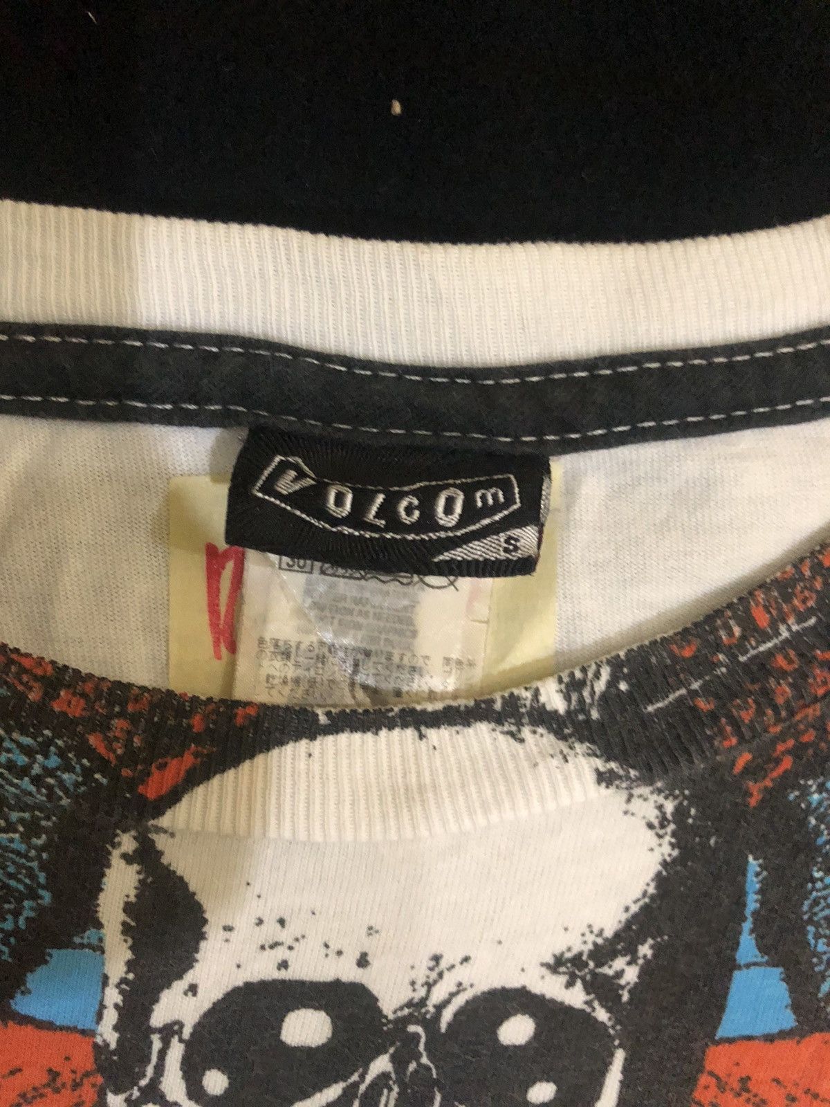 Volcom Rare design over print VOLCOM tee Size US M / EU 48-50 / 2 - 3 Thumbnail
