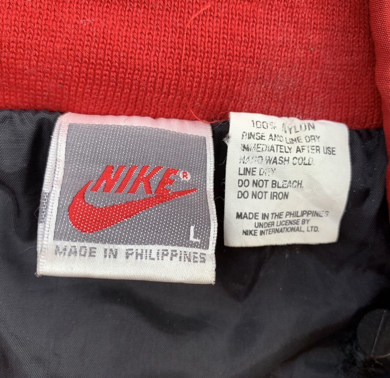 Nike × Vintage Vintage Nike Just Do It Nylon Windbreaker Jacket Size US L / EU 52-54 / 3 - 11 Thumbnail