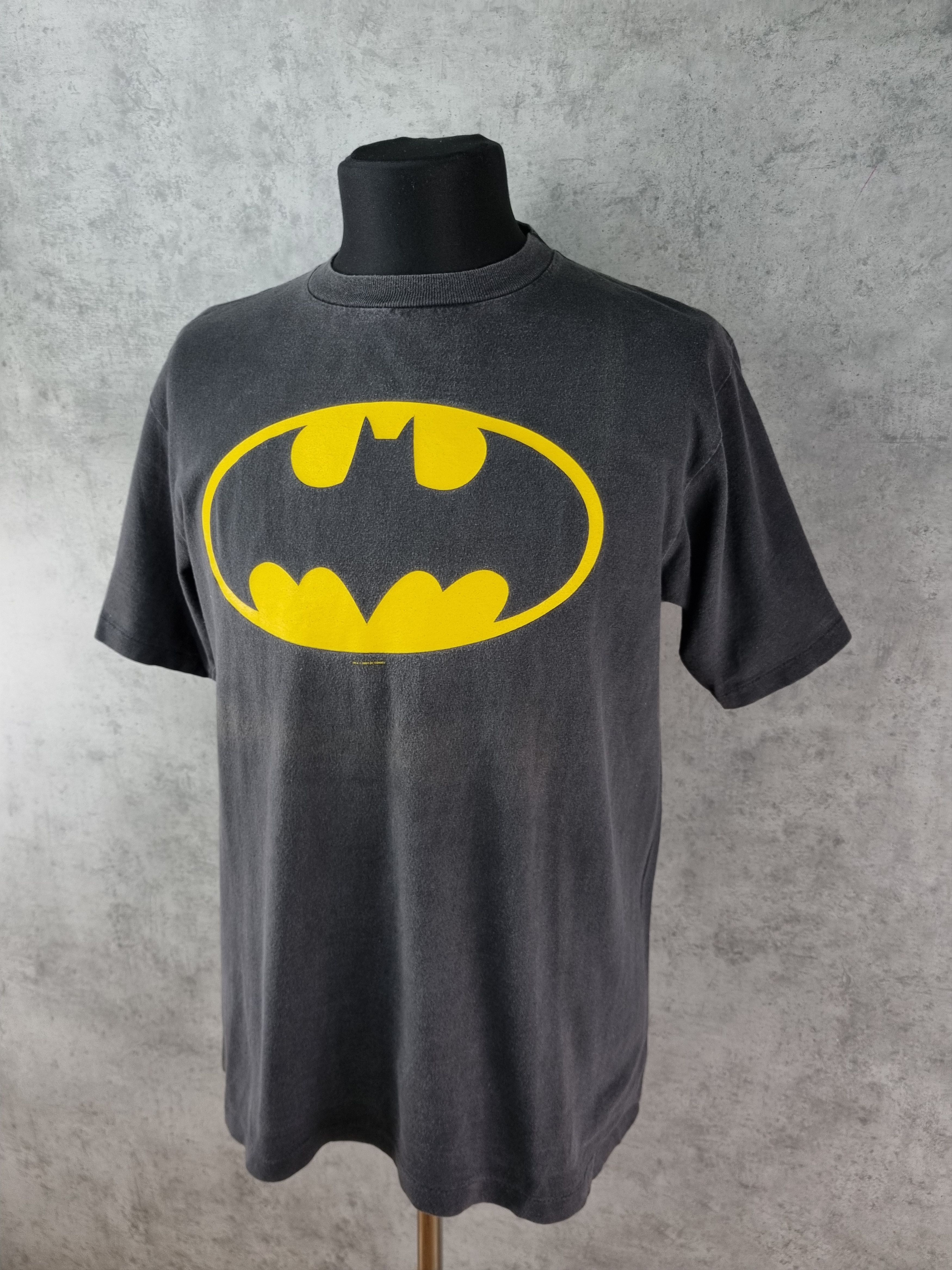 DC Comics Early 00s Cool Faded Batman Tee Size US L / EU 52-54 / 3 - 3 Thumbnail