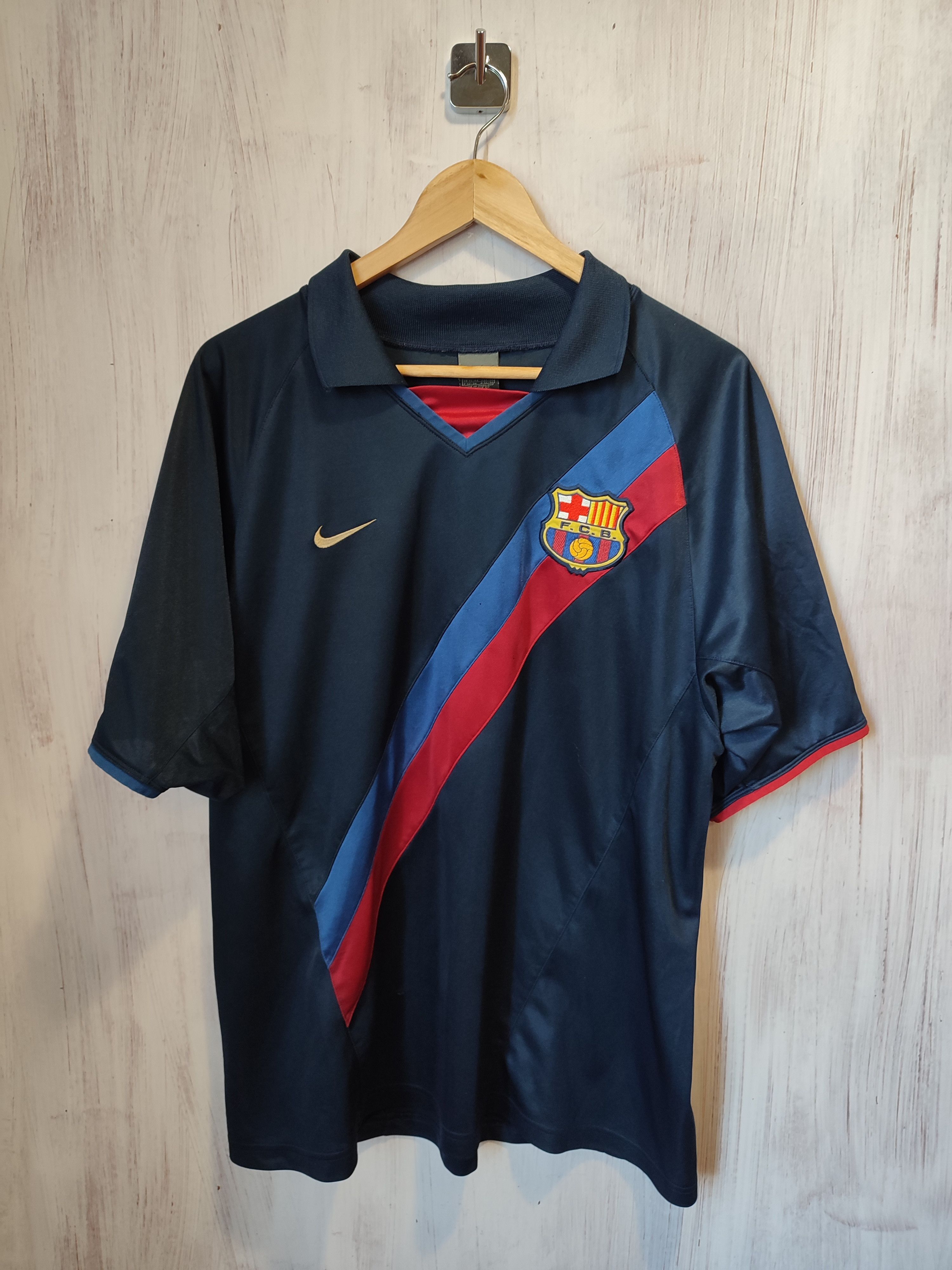 Nike FC Barcelona 2002 2003 2004 away kit tee shirt jersey soccer | Grailed