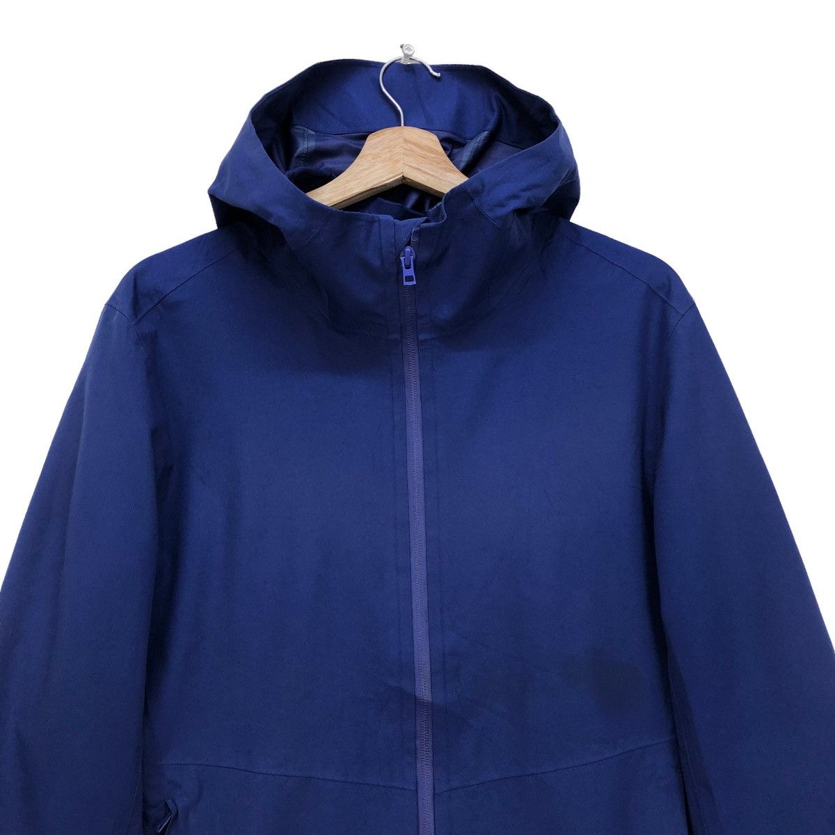 Uniqlo Uniqlo black hoodie windbreaker jacket goretex Size US L / EU 52-54 / 3 - 3 Thumbnail