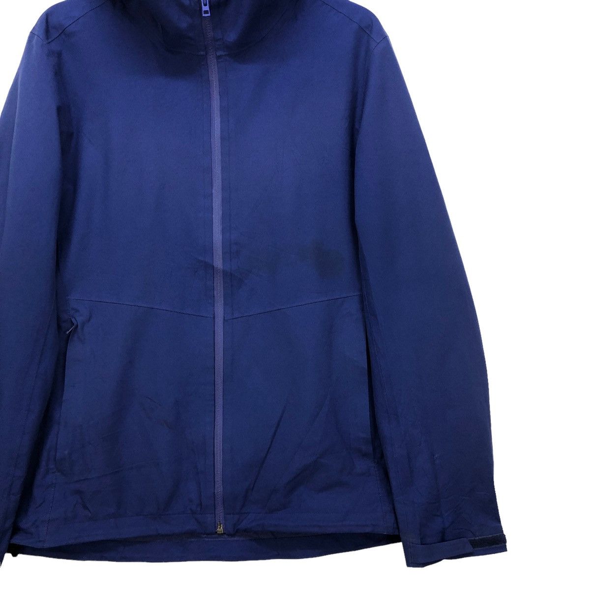 Uniqlo Uniqlo black hoodie windbreaker jacket goretex Size US L / EU 52-54 / 3 - 4 Thumbnail