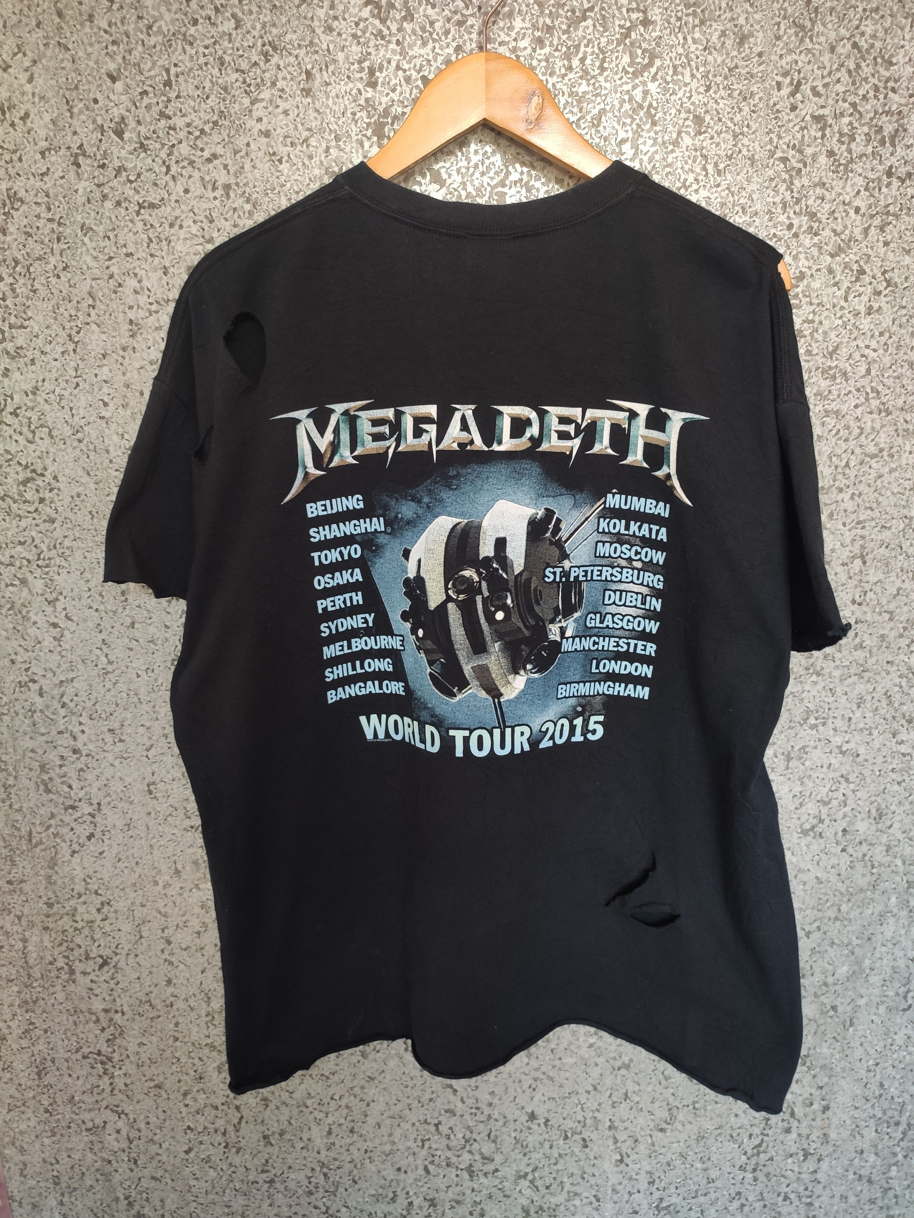 Band Tees 🔥 Megadeath t shirt distressed Megadeath World Tour tee Size US XL / EU 56 / 4 - 3 Thumbnail