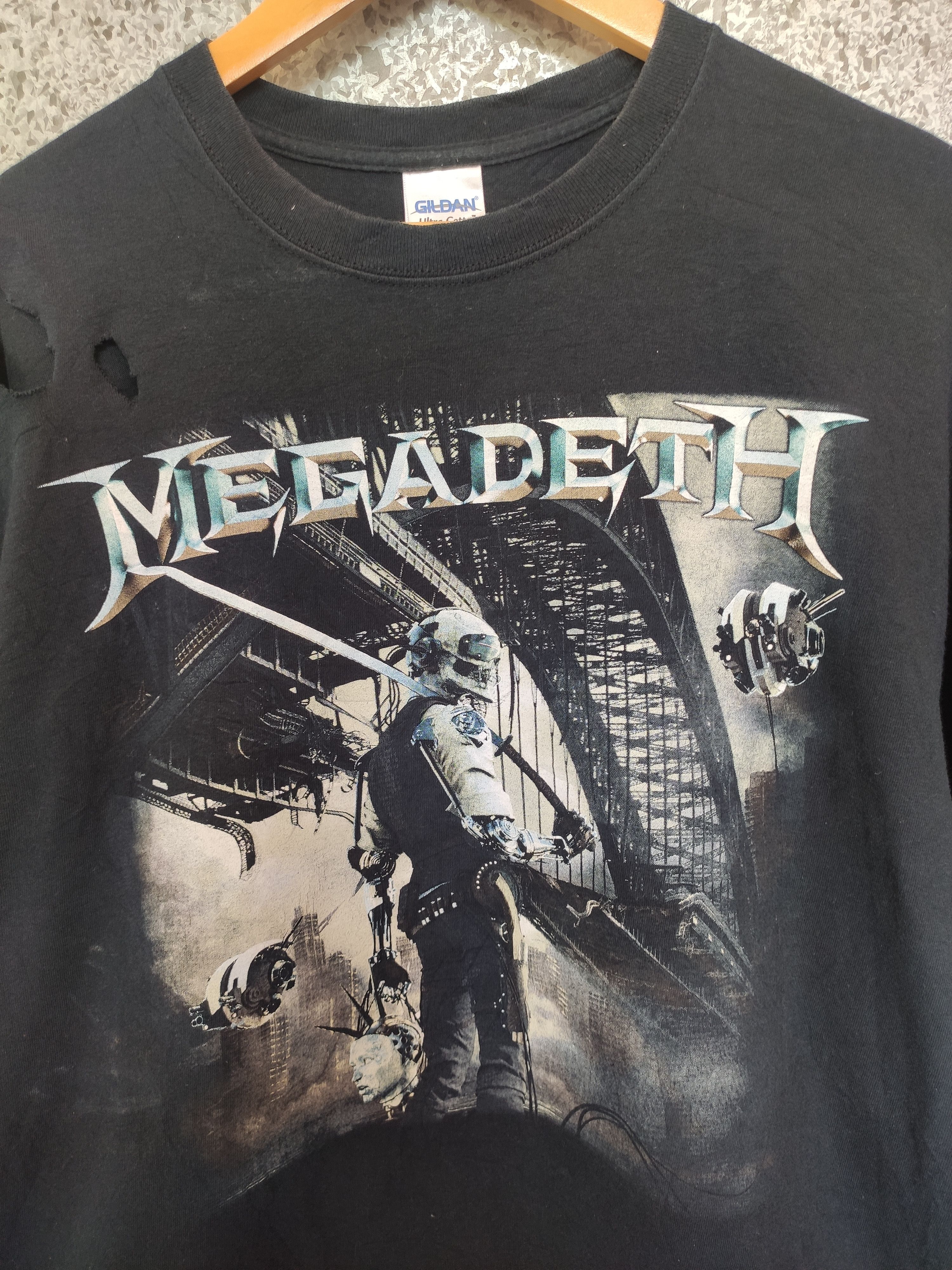 Band Tees 🔥 Megadeath t shirt distressed Megadeath World Tour tee Size US XL / EU 56 / 4 - 2 Thumbnail