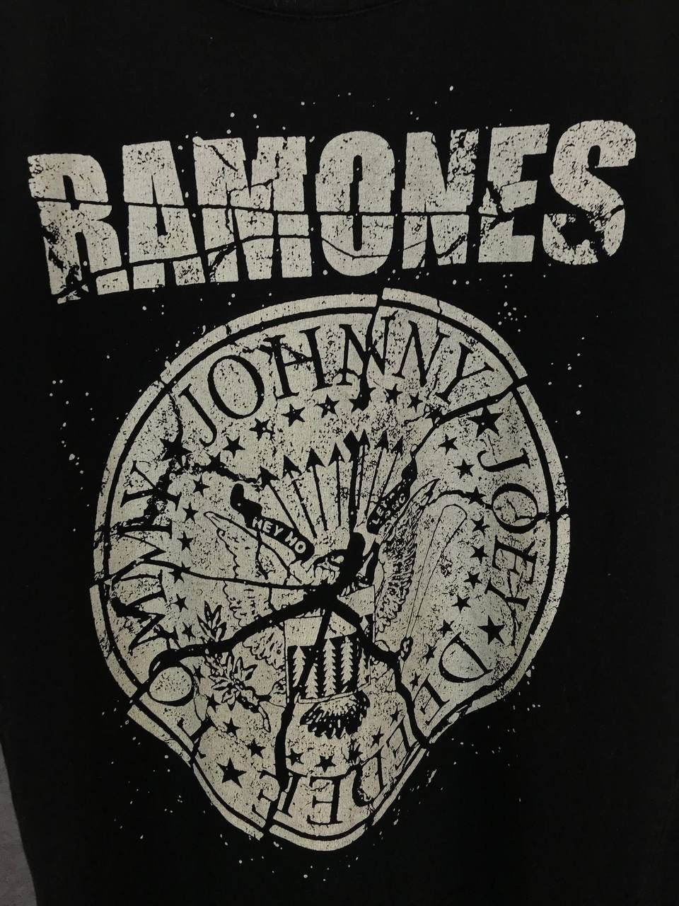 Band Tees Ramones rock band overprinted tee Size US L / EU 52-54 / 3 - 4 Thumbnail