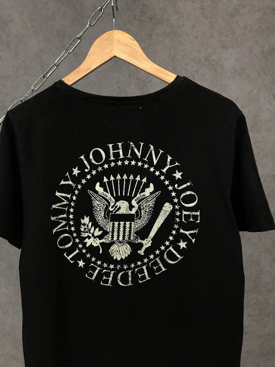 Band Tees Ramones rock band overprinted tee Size US L / EU 52-54 / 3 - 5 Thumbnail