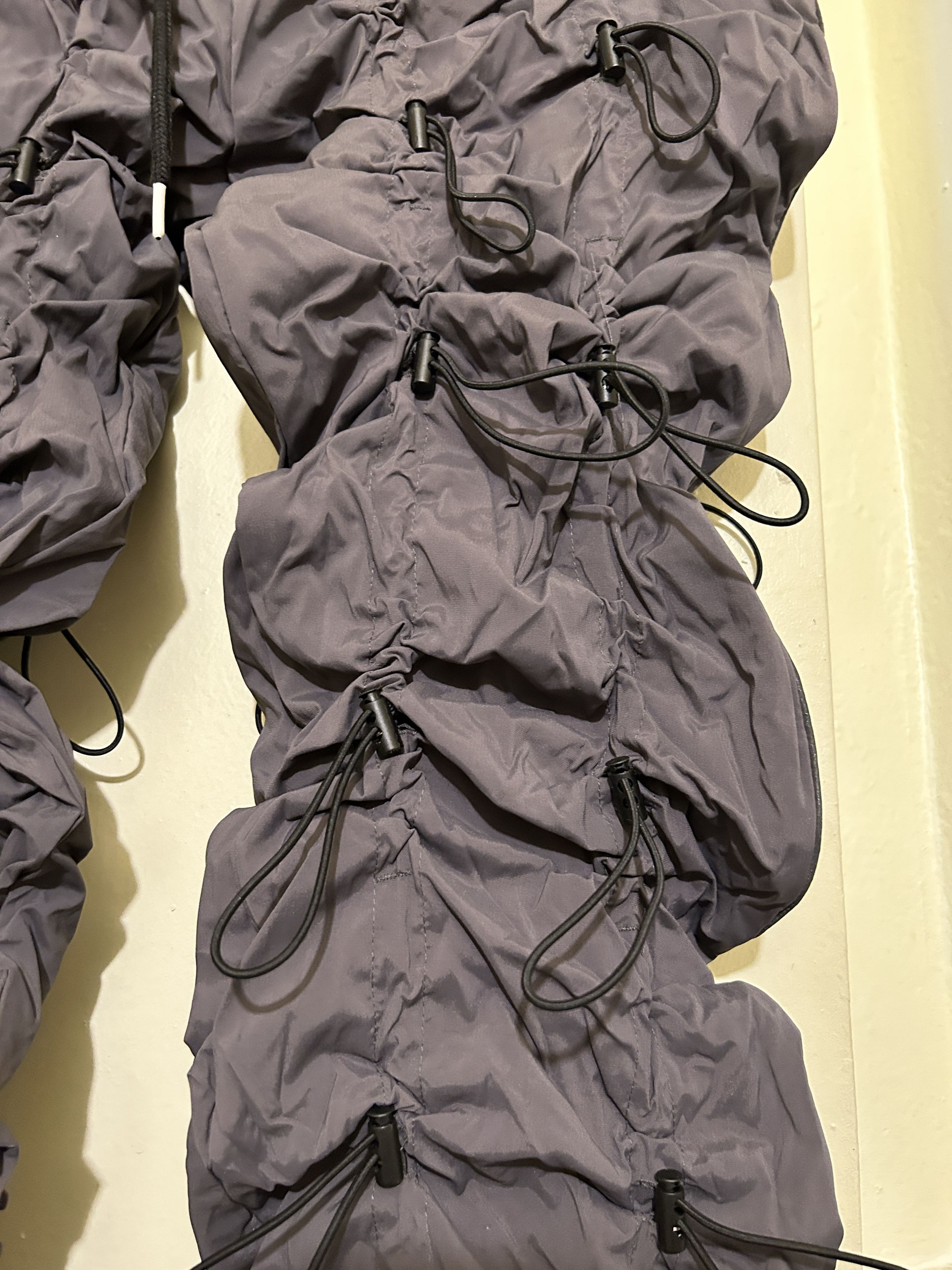 99%IS- GOBCHANG DRAWSTRINGS TOGGLED SHELL TROUSERS grey bungee Size US 30 / EU 46 - 5 Thumbnail