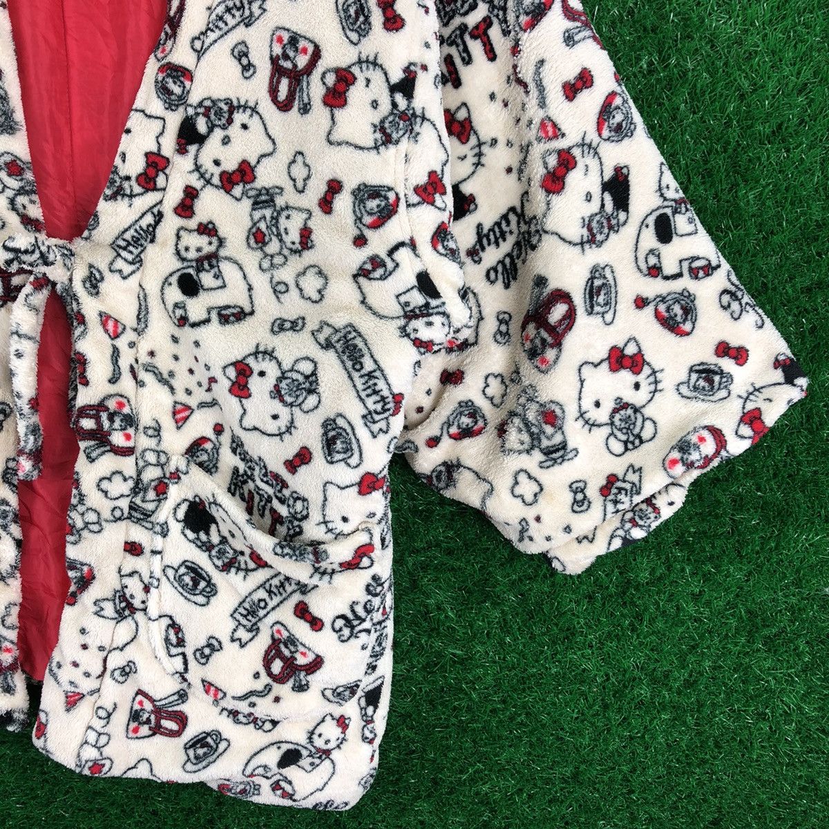Cartoon Network Hello Kitty 40th Anniversary Fullprint Fleece Kimono Size US L / EU 52-54 / 3 - 3 Thumbnail