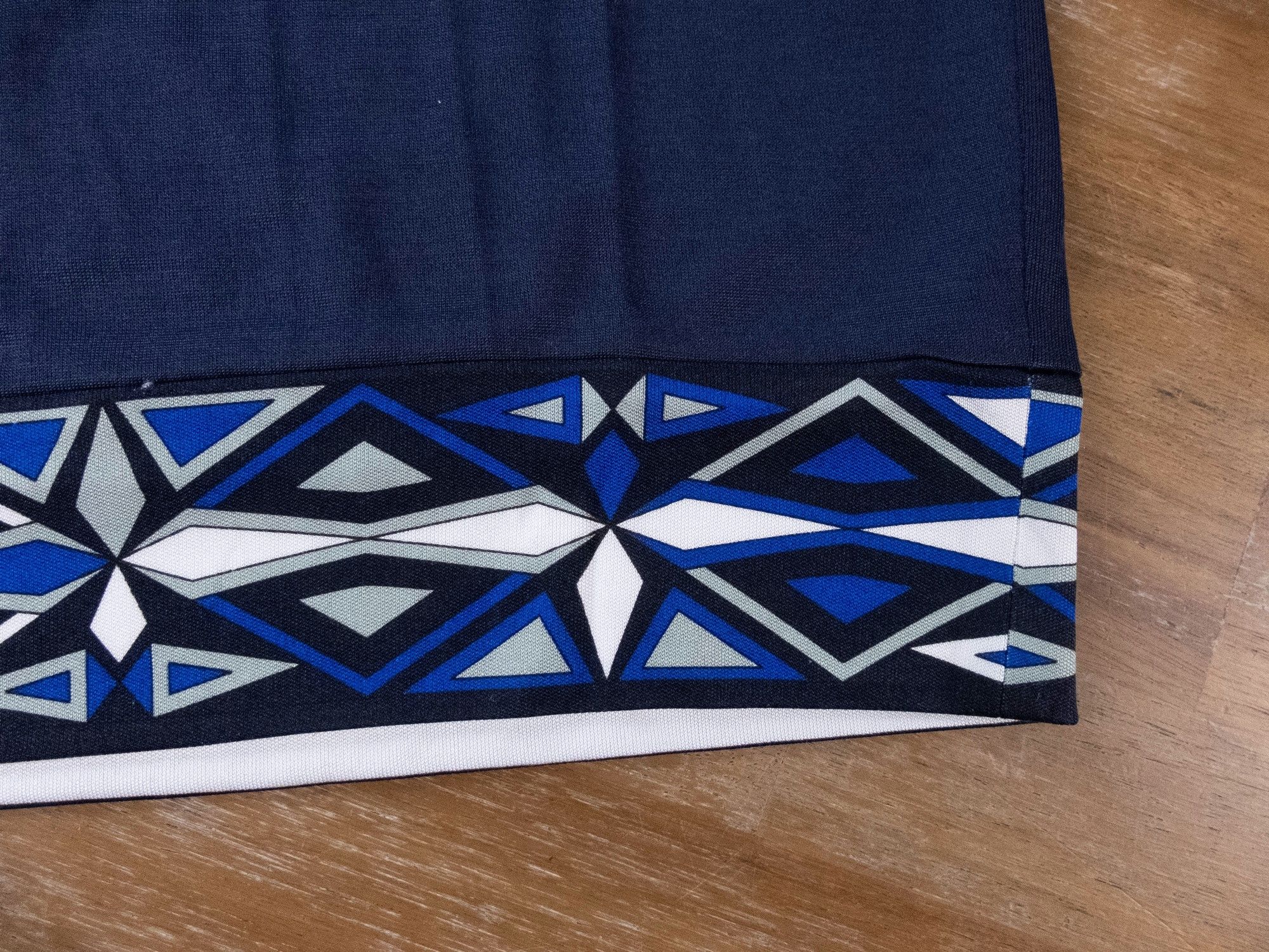 Emilio Pucci EMILIO PUCCI navy blue unlined silk mini skirt 6 42 NWT Size 28" / US 6 / IT 42 - 6 Thumbnail