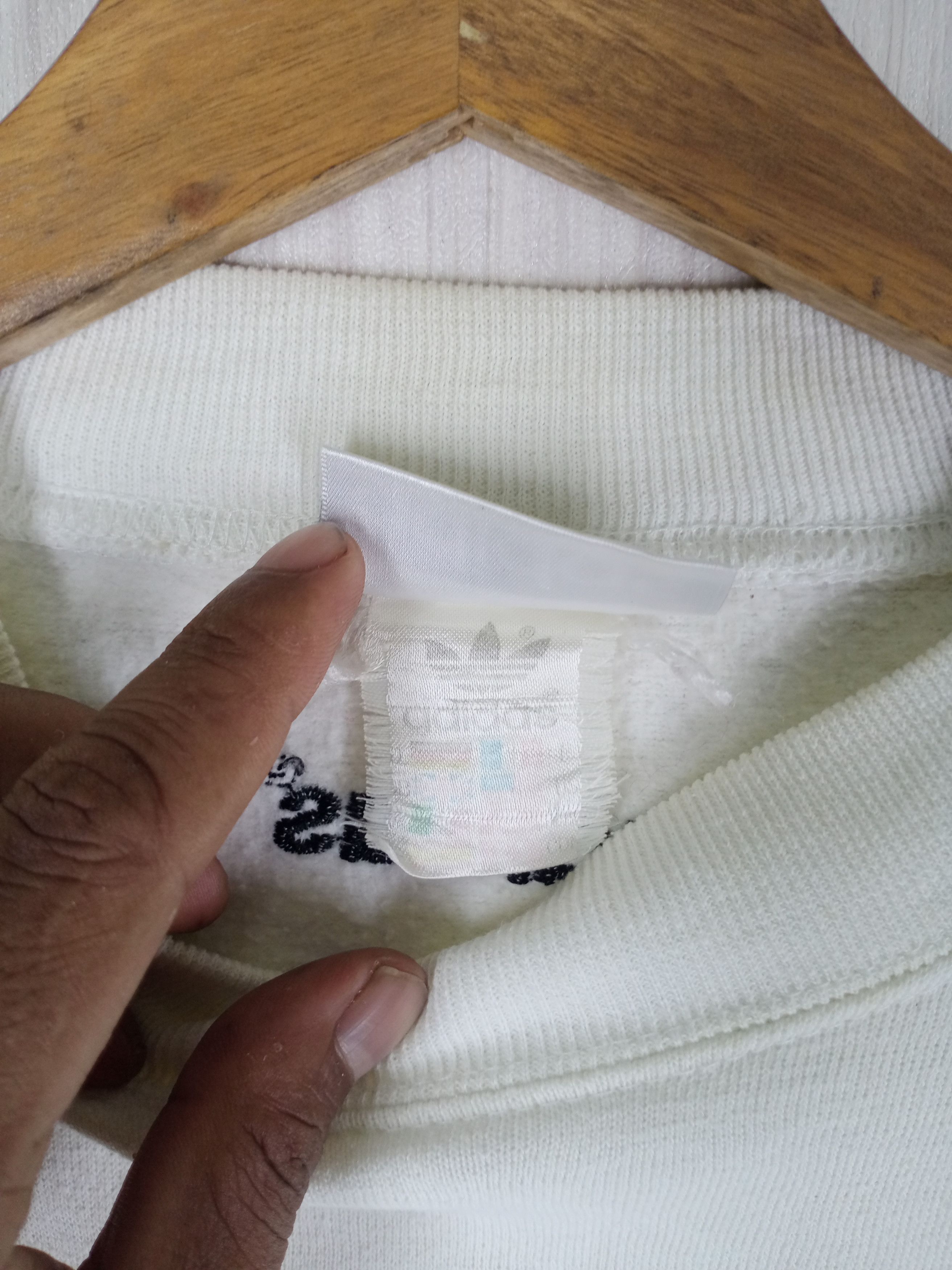 Adidas Rare Vintage 90s Adidas Small Logo Embroidery Sweatshirt Size US L / EU 52-54 / 3 - 7 Thumbnail