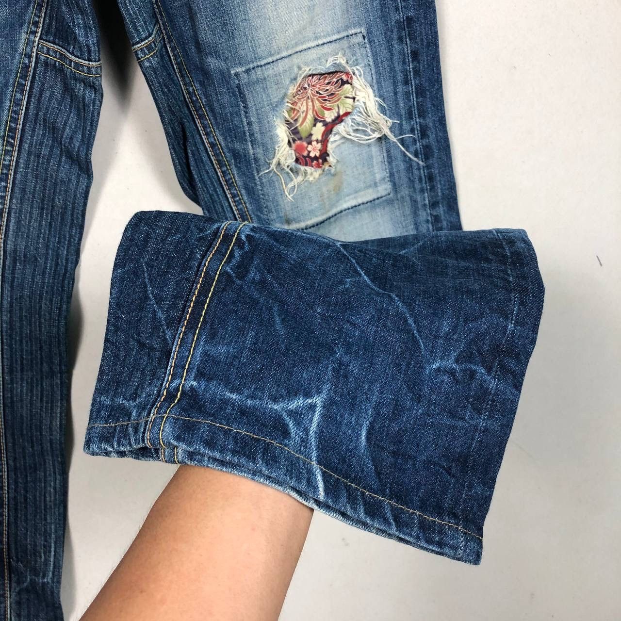 Eternal Eternal Jeans Sashiko Distressed Denim Flowers Patchwork Size US 30 / EU 46 - 6 Thumbnail