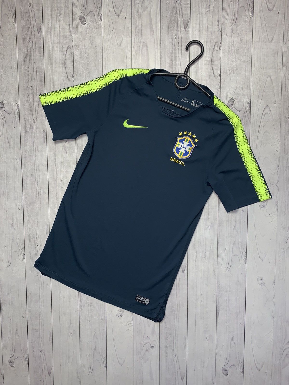 Nike Vintage Nike Brasil soccer jersey Brazil size S Size US S / EU 44-46 / 1 - 1 Thumbnail