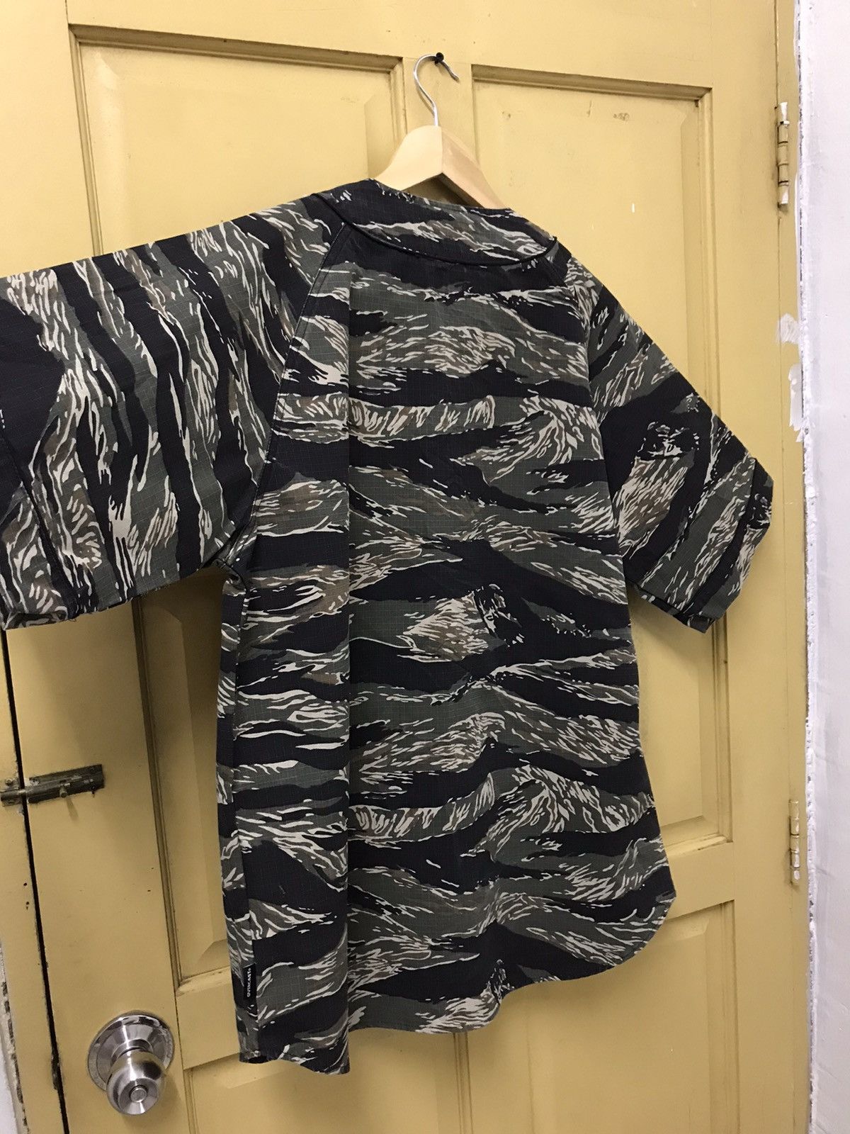 MLB Rare❗️Starter x Overcast Tiger Stripe Baseball Shirt Size US M / EU 48-50 / 2 - 21 Thumbnail