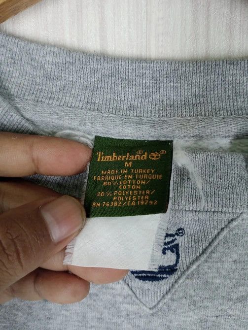 Timberland RARE VINTAGE TIMBERLAND CENTER LOGO CREWNECK SWEATSHIRT Size US L / EU 52-54 / 3 - 3 Thumbnail