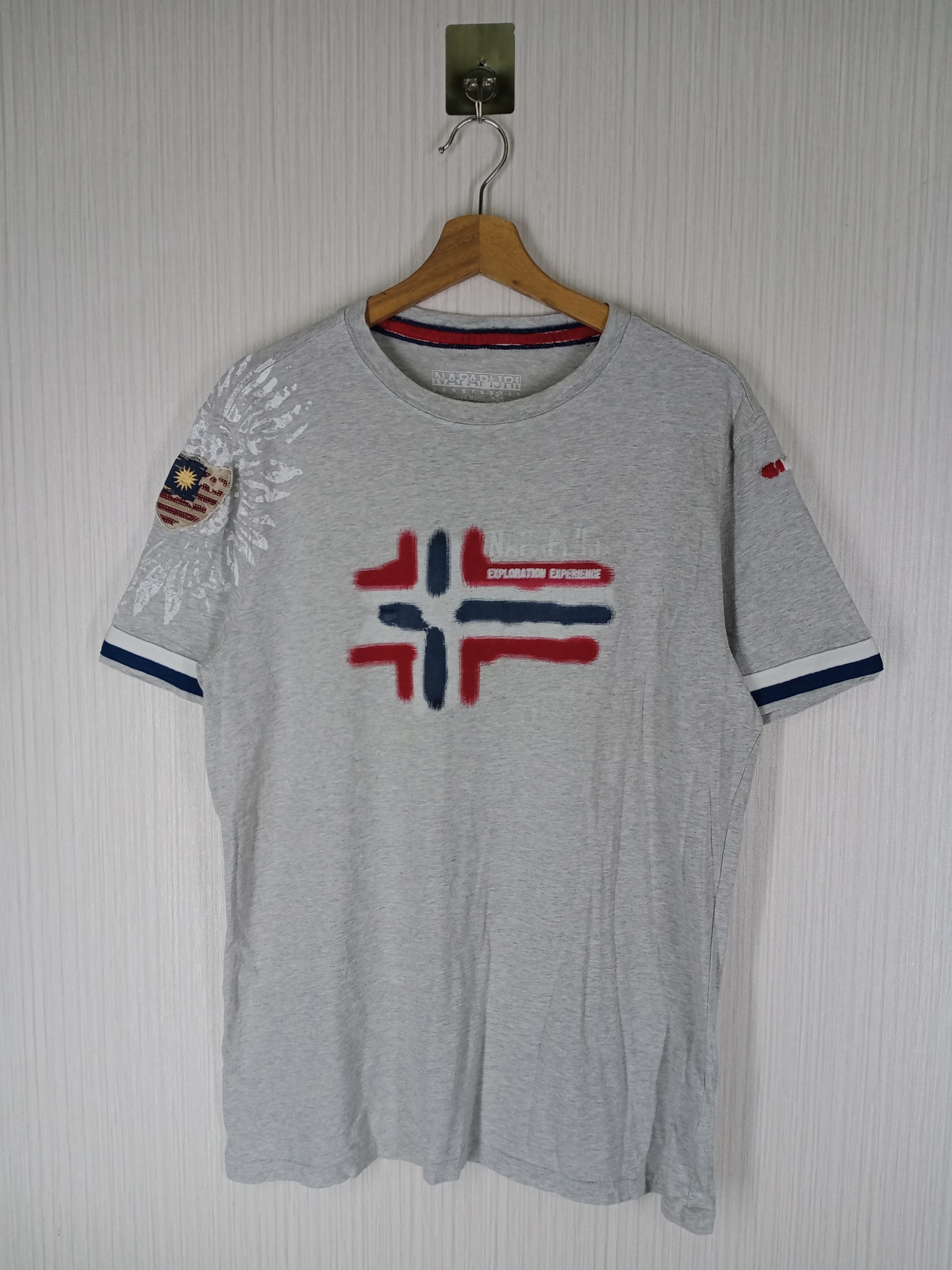 Tシャツ・カットソー NAPAPIJRI Men T-shirt White NP0A4IMS N1A1 napapijri S Tahi T-Shirt in white whisper np0a4hqan1a1