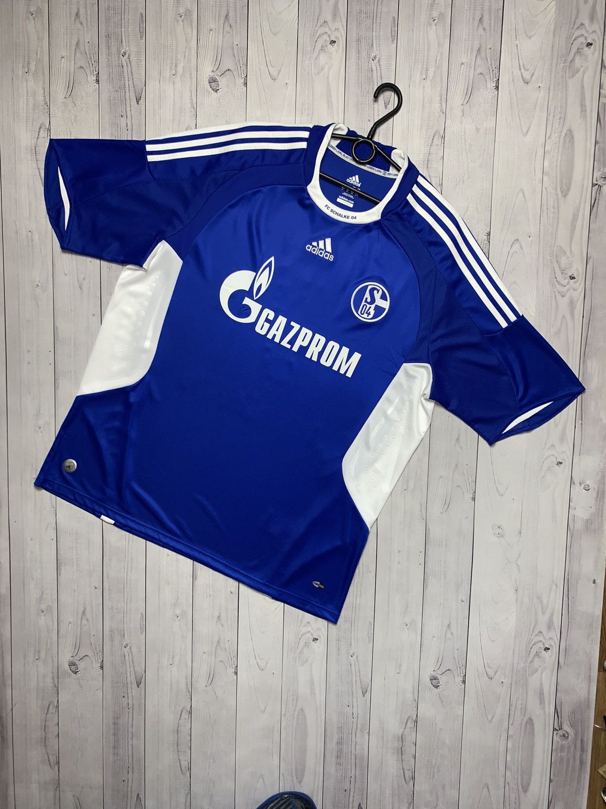 Adidas × Vintage Vintage Soccer jersey Shalke 04 Raul 7 size XL Size US XL / EU 56 / 4 - 2 Thumbnail