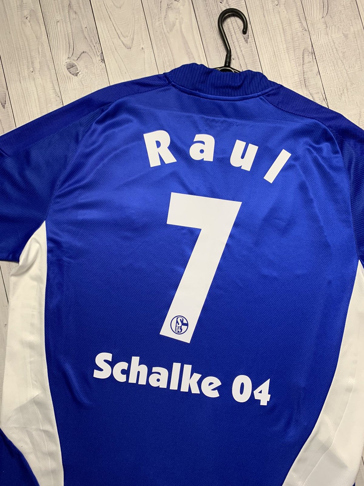 Adidas × Vintage Vintage Soccer jersey Shalke 04 Raul 7 size XL Size US XL / EU 56 / 4 - 8 Thumbnail