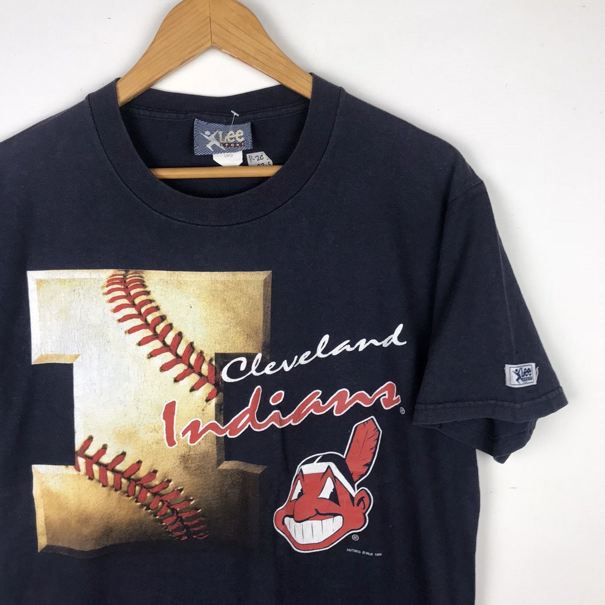 Lee × MLB × Vintage 🔥BEST OFFER🔥 Vintage 1994 Cleveland Indians MLB Size US M / EU 48-50 / 2 - 3 Thumbnail