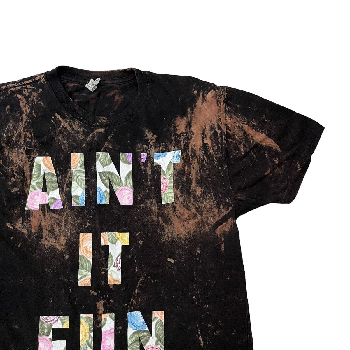 Band Tees Paramore Ain’t It Fun Promo Album Bleach Design Tee Size US M / EU 48-50 / 2 - 5 Thumbnail