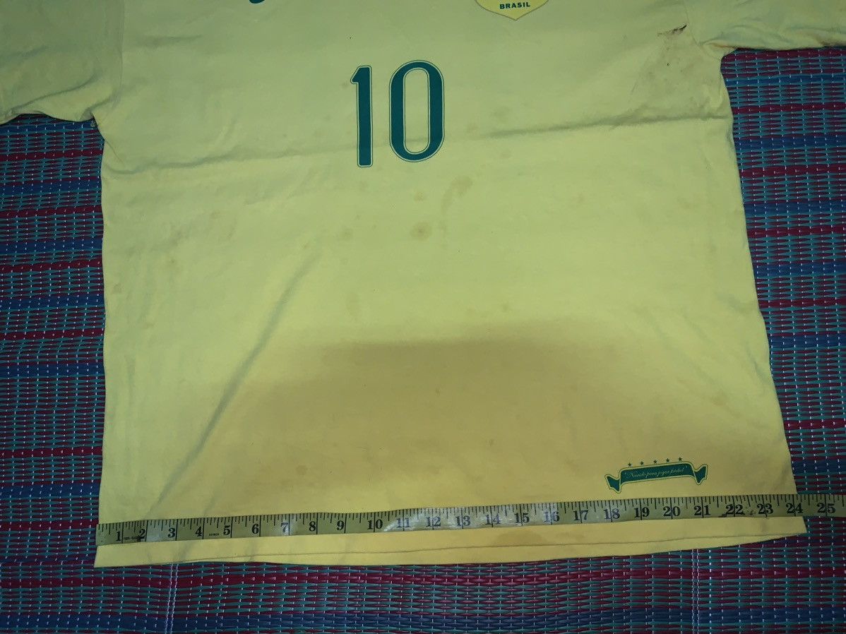 Nike RARE!!!Nike RONALDINHO 10(BRAZIL) T-shirt Size US XL / EU 56 / 4 - 13 Thumbnail