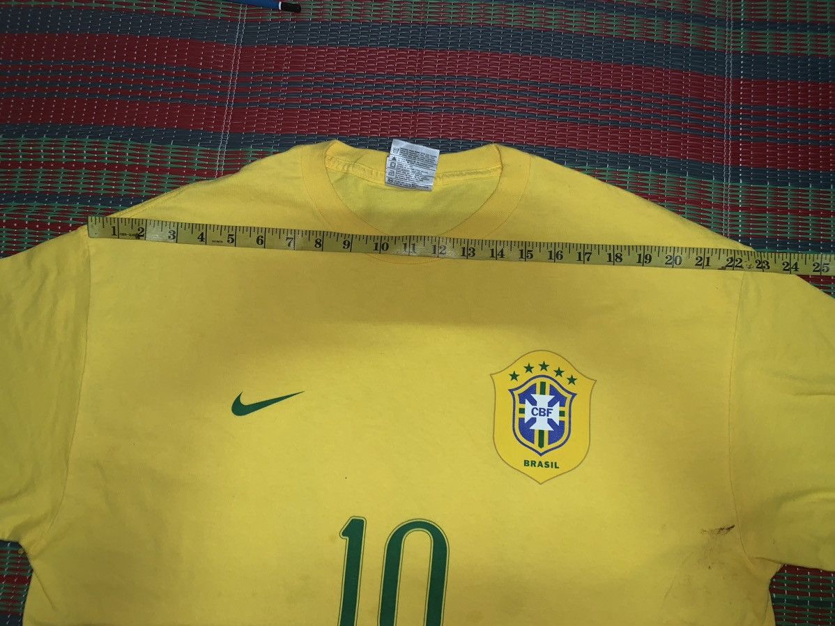 Nike RARE!!!Nike RONALDINHO 10(BRAZIL) T-shirt Size US XL / EU 56 / 4 - 14 Thumbnail