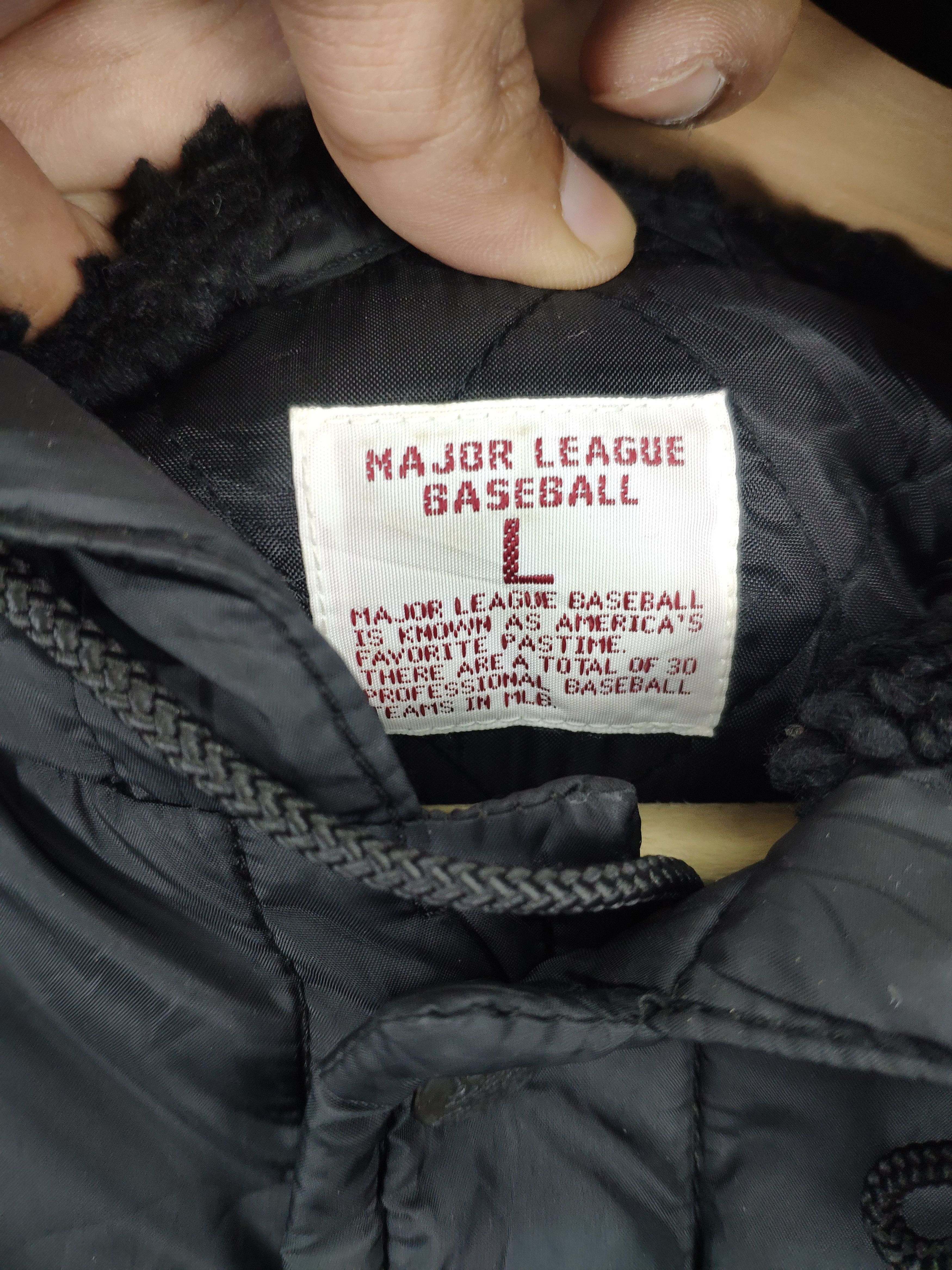 MLB Vintage MLB Jacket Chicago White Sox by Uniqlo Size US L / EU 52-54 / 3 - 9 Thumbnail