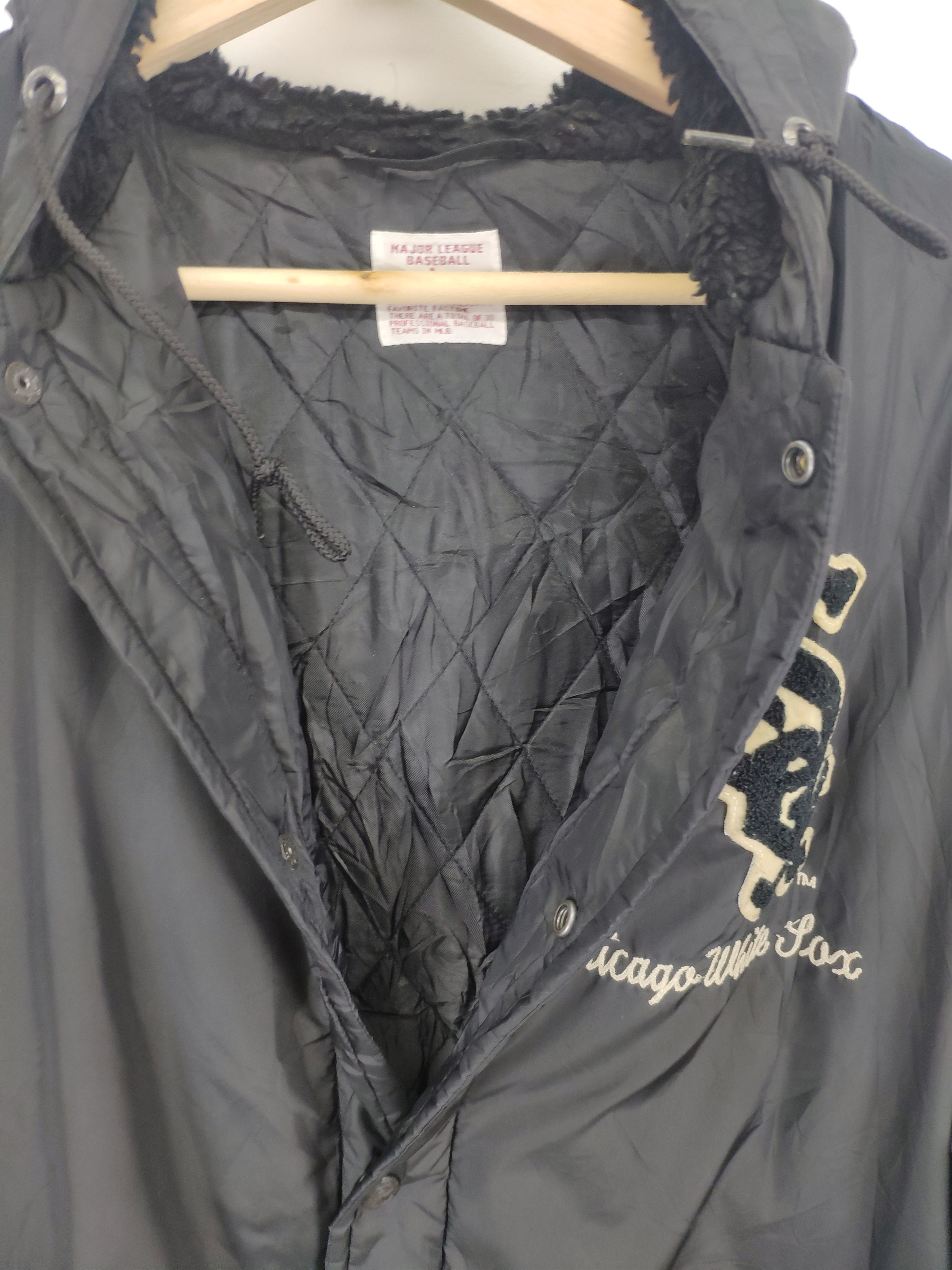 MLB Vintage MLB Jacket Chicago White Sox by Uniqlo Size US L / EU 52-54 / 3 - 12 Thumbnail
