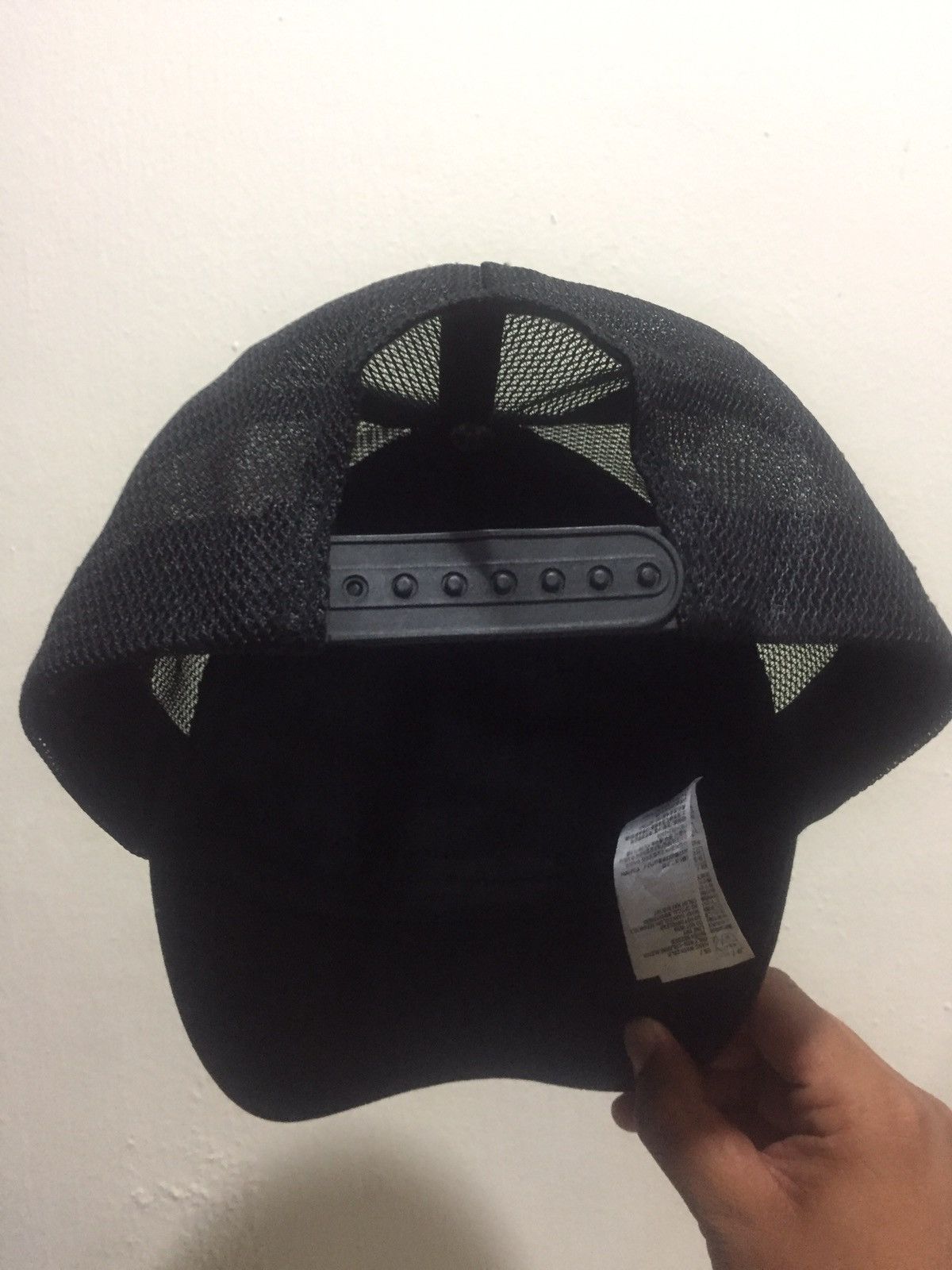 Japanese Brand 1965 Republica De Chile x Uniqlo Trucker Hat Size ONE SIZE - 3 Thumbnail