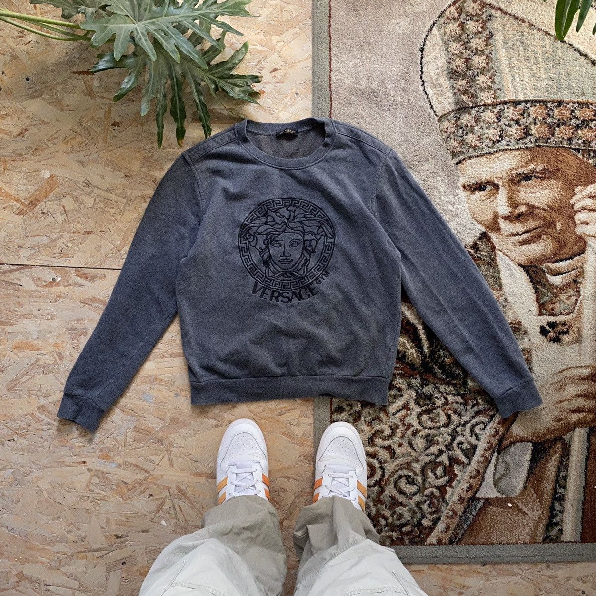 Versace VINTAGE VERSACE BIG LOGO RARE SWEATSHIRT Size S / US 4 / IT 40 - 1 Thumbnail