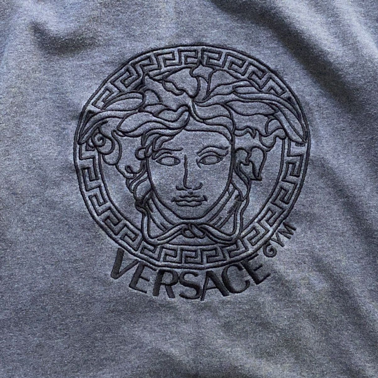 Versace VINTAGE VERSACE BIG LOGO RARE SWEATSHIRT Size S / US 4 / IT 40 - 2 Thumbnail
