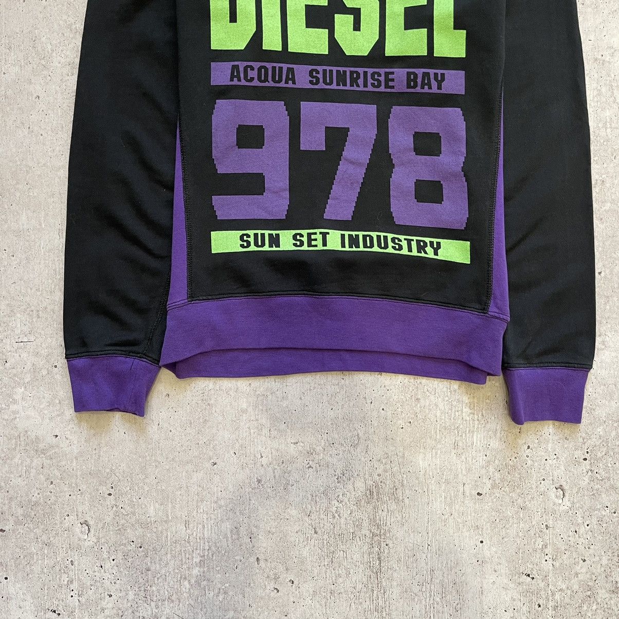 Diesel Diesel aqua sunrise bay 978 sun set industry Size US M / EU 48-50 / 2 - 4 Thumbnail