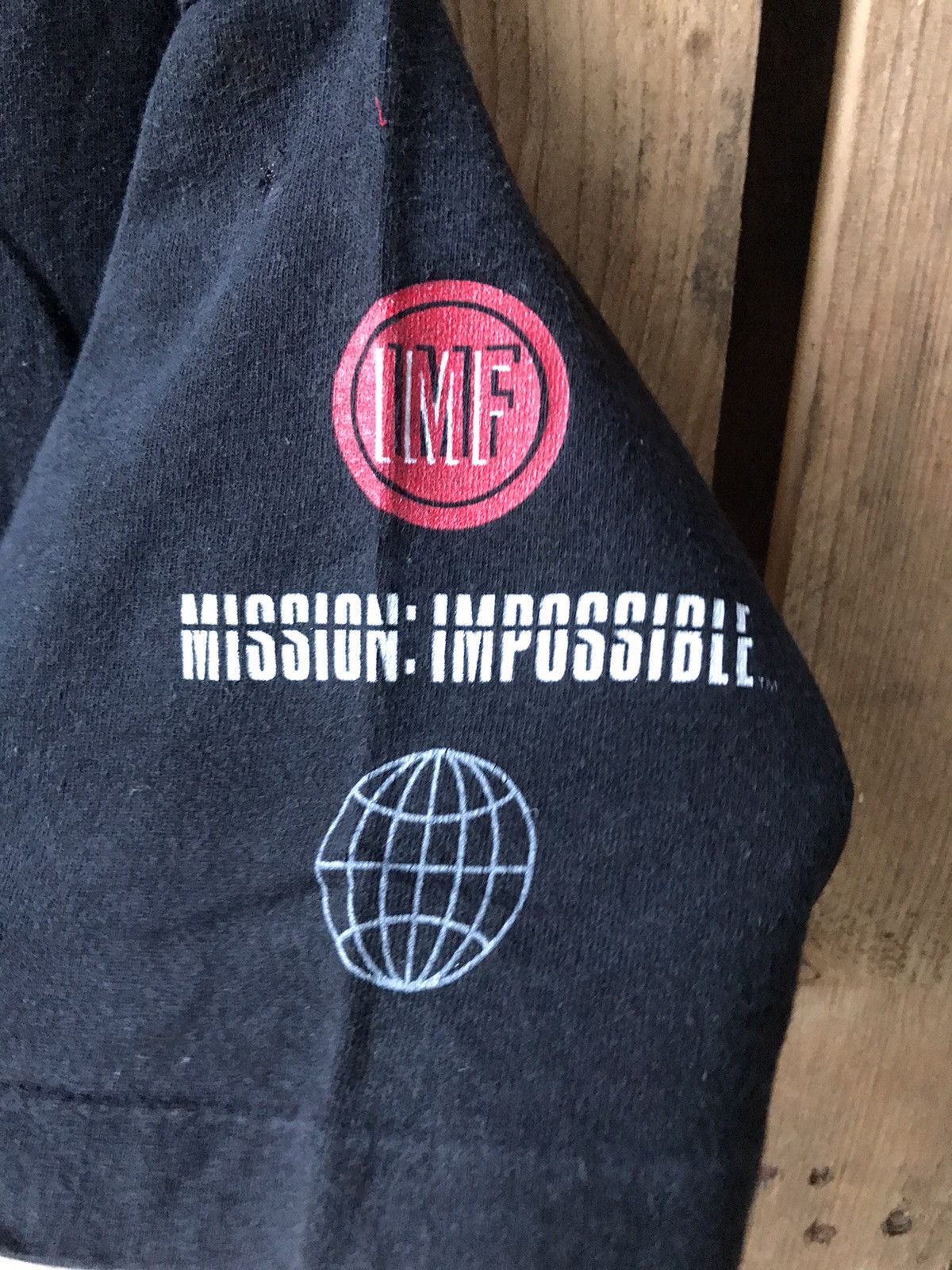 Apple Vtg 90s Mission Imposibble Tom Cruise Action Movie Tee Size US L / EU 52-54 / 3 - 7 Thumbnail
