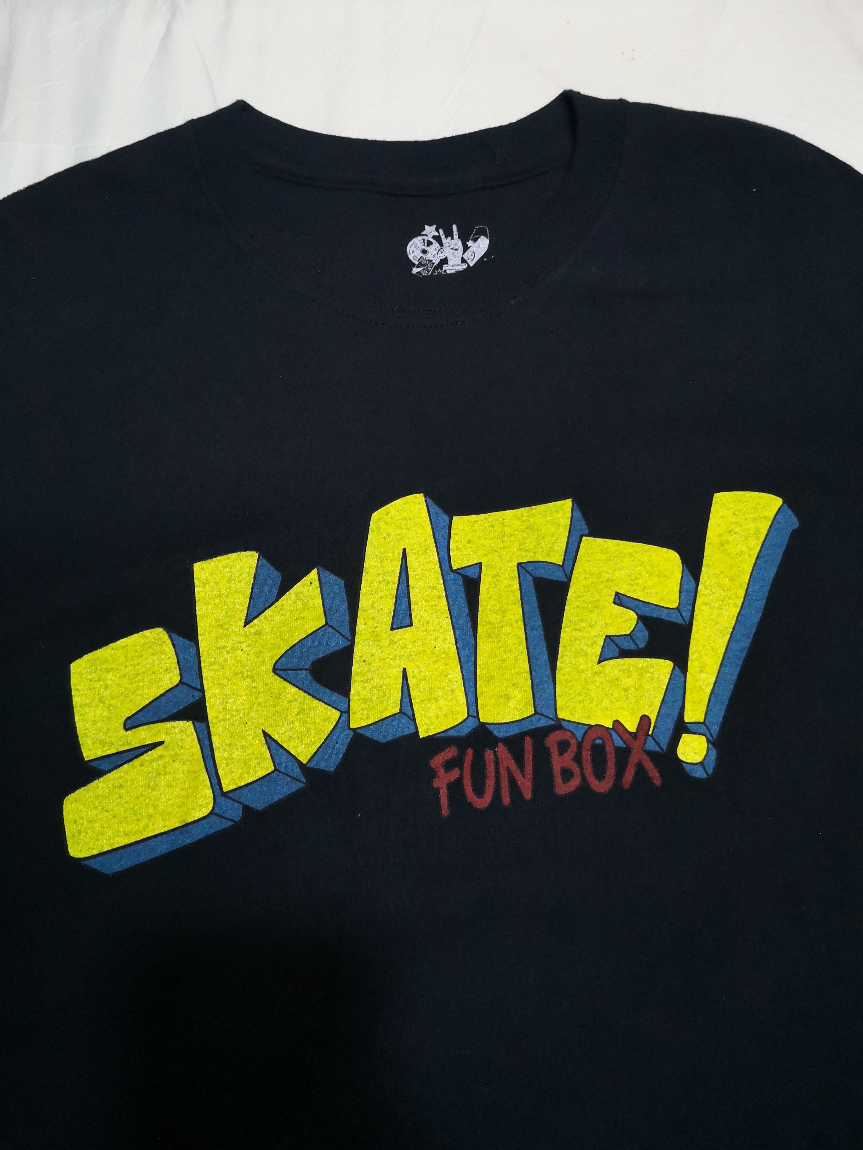 Santa Cruz Skateboards 🔥SALE🔥 SKATE by FUN BOX TEE Size US XL / EU 56 / 4 - 2 Thumbnail